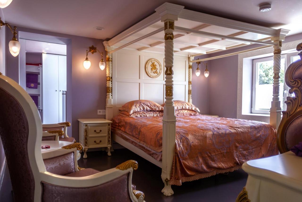 B&B Saint-Georges -Located In The City Centre Of Bruges- Exterior foto A bedroom at the hotel