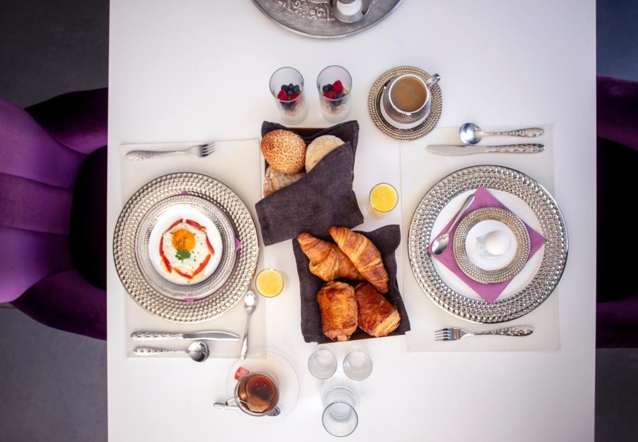 B&B Saint-Georges -Located In The City Centre Of Bruges- Exterior foto Breakfast at the Hotel