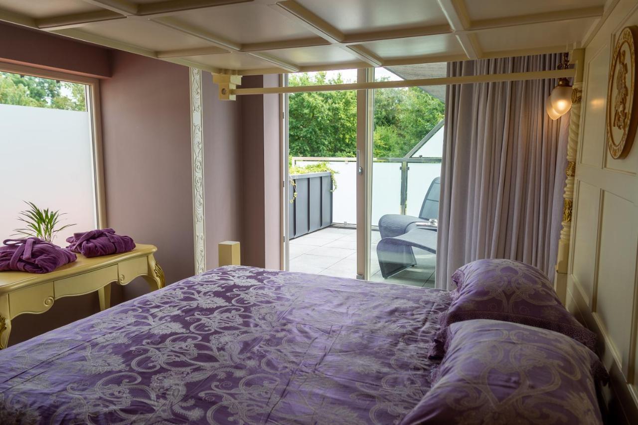 B&B Saint-Georges -Located In The City Centre Of Bruges- Exterior foto A bedroom at the hotel
